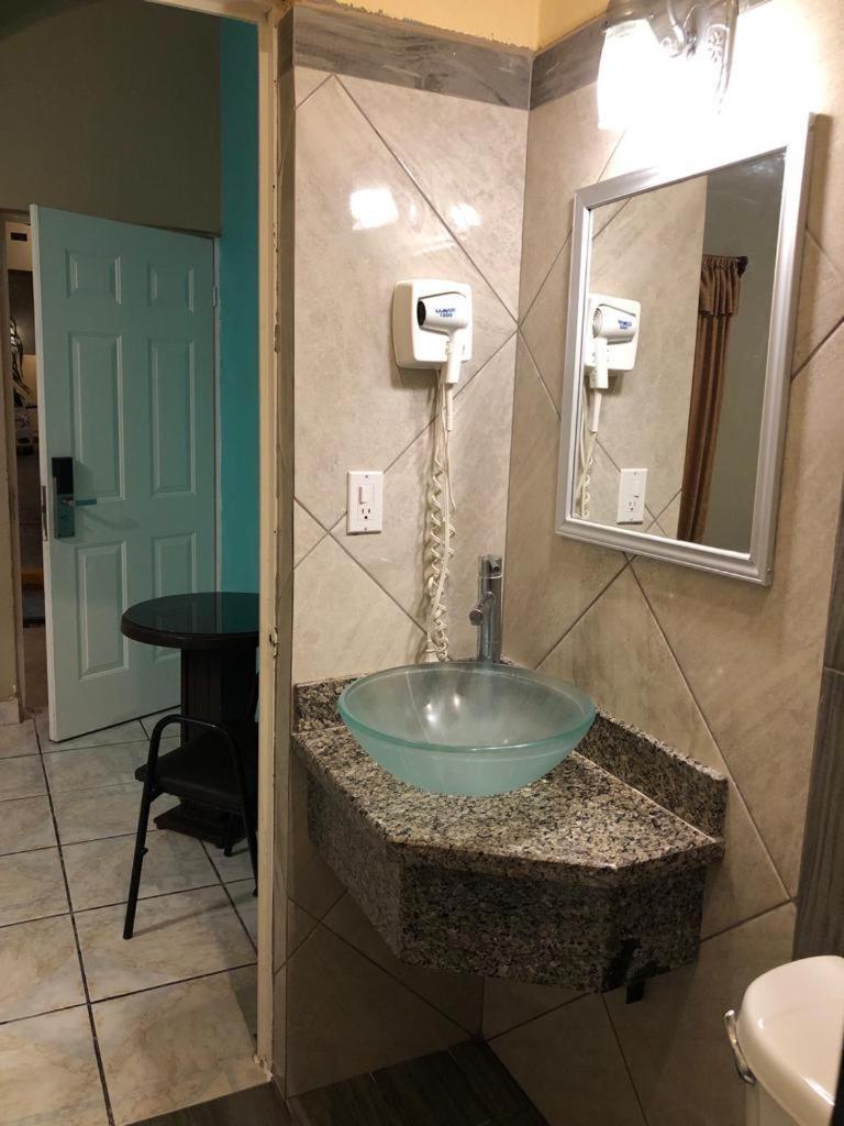 Hotel Paraiso Del Valle Ciudad Constitucion Екстер'єр фото